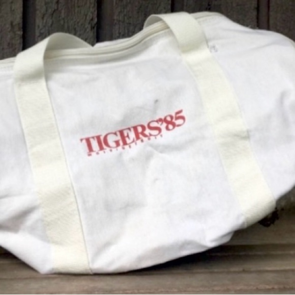 Bag RARE Vintage DETROIT TIGERS 1985 WORLD SERIES Duffel Collectible Red White